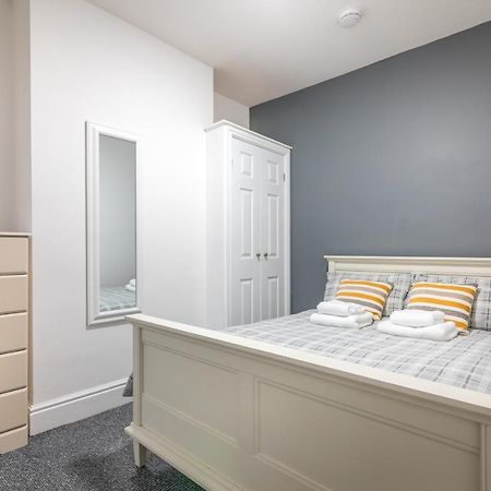 Platform Port Area Apartment 2 With Free Street Parking キングストン・アポン・ハル エクステリア 写真