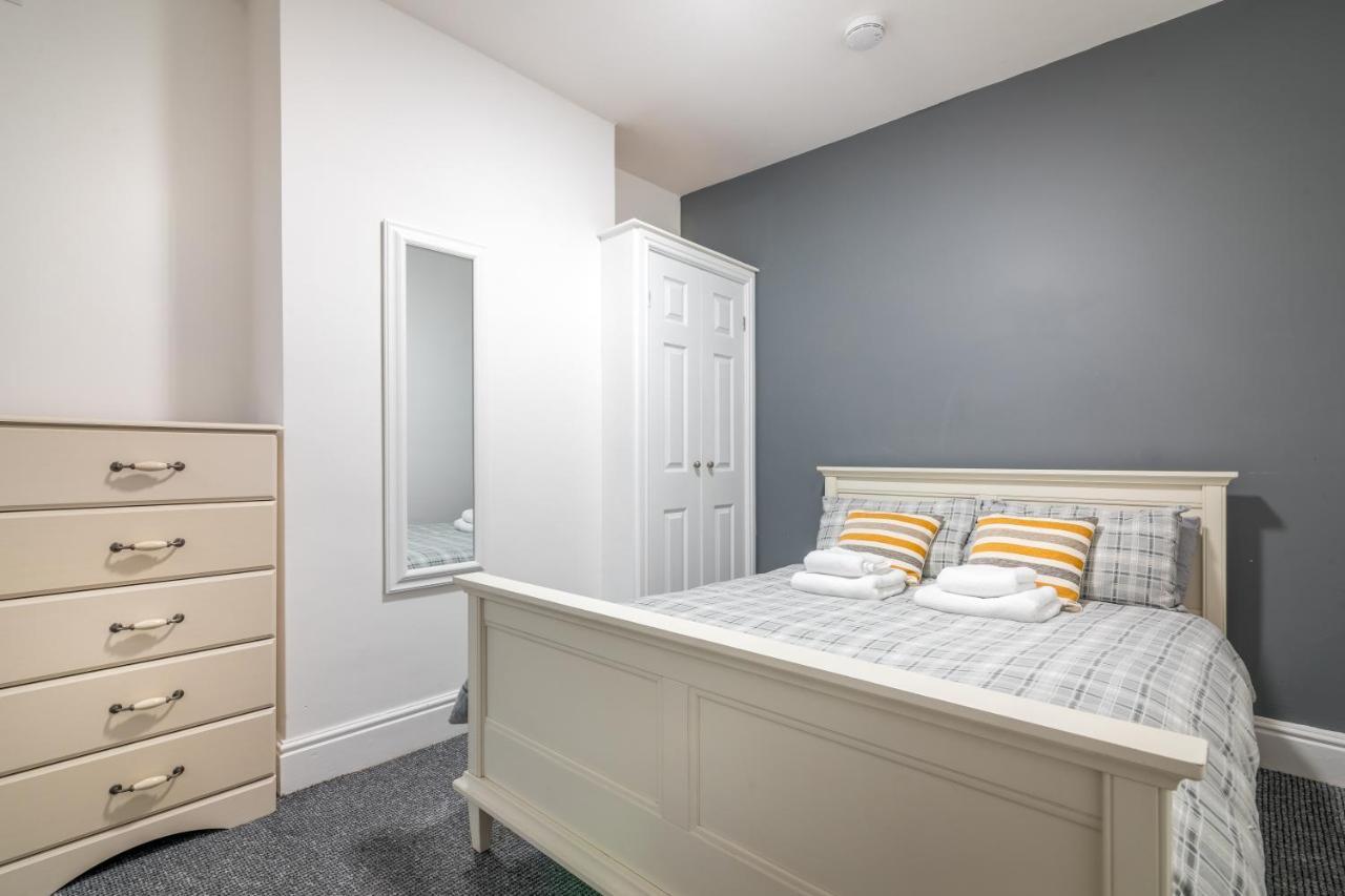 Platform Port Area Apartment 2 With Free Street Parking キングストン・アポン・ハル エクステリア 写真